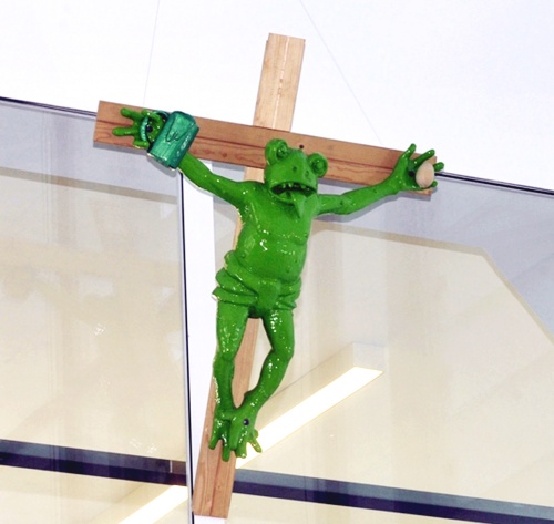 A principios de agosto, el Papa mandó una carta a Franz Pahl, presidente de la región de Trentino-Alto Adige, en la que figura Bolzano, denunciando la muestra de la escultura. (AP)