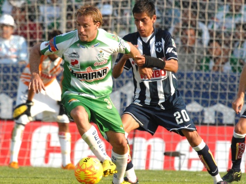 Los Guerreros del Santos Laguna buscarán hoy su cuarta victoria consecutiva frente a Rayados; el último triunfo de los albiverdes en la Sultana del Norte fue en febrero de 2002. (Fotografía de Jesús Galindo López)