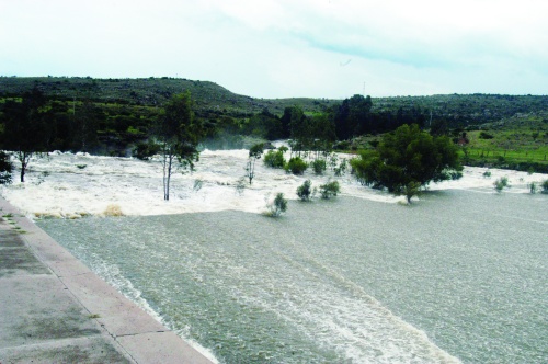 Las aguas del Tunal cubren los cultivos del Valle del Guadiana, desde El Pueblito hasta el 5 de Febrero.
