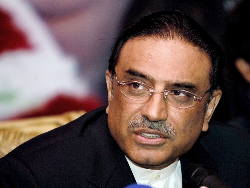 Zardari obtuvo 481 votos a favor, frente a los 153 del ex jefe del Supremo Saiduzaman Sidiqui, candidato de la Liga-N del ex primer ministro Nawaz Sharif, y los 44 del senador de la Liga-Q Mushahid Husain. EFE
