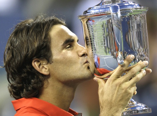 Roger Federer humilló 6-2, 7-5, 6-2 a Andy Murray para proclamarse por quinto año consecutivo campeón del Abierto de Estados Unidos. 