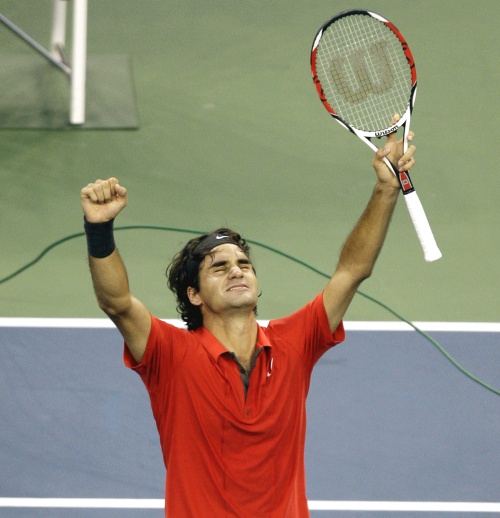 Federer llegó aquí sin su aureola de invencibilidad, desbancado por Rafael Nadal del puesto número uno del ranking mundial que había ostentado durante cuatro años y medio. 