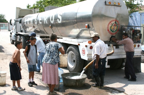 Lerdenses denuncian la vente de agua por parte de trabajadores del Ayuntamiento.