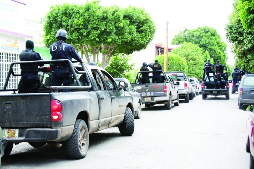 El Ejército asesta un golpe al crimen organizado al detener a cuatro hampones y asegurar droga, armas y vehículos.