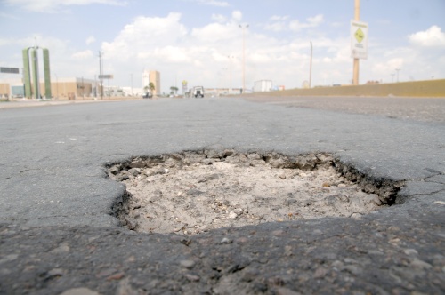 ¿Su auto se dañó por una obra o bache?