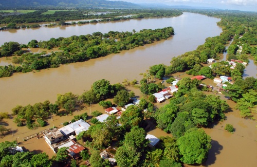 El municipio de Balancan en el estado de Tabasco es otra de las comunidades que se han visto afectadas por la creciente del río Usumacinta y las constantes lluvias. (EFE)
