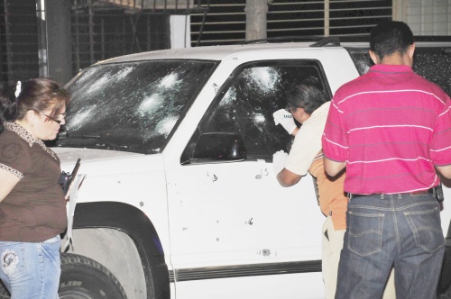 El subsecretario de Operaciones y Acciones Policiales y Readaptación Social de Sinaloa, Ricardo Serrano Alonso, sufrió un atentado anoche, cuando salía de unas oficinas de su propiedad, ubicadas frente al Tecnológico de Culiacán, en la colonia Guadalupe. (Notimex)