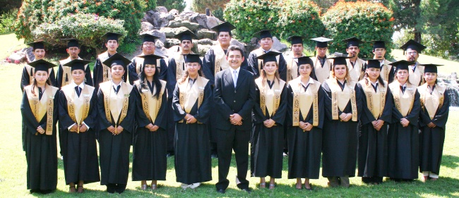Graduados de la Décima Generación de la Licenciatura en Administración Industrial del Instituto 18 de Marzo