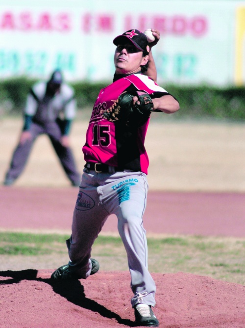 Con cuatro cuadrangulares los Sandilleros de Tlahualilo vencieron 6-4 a los Astros del Grupo González de San 	Pedro, actuales campeones de la Liga Mayor de Beisbol de La Laguna, en el primer juego de la serie. (Archivo)