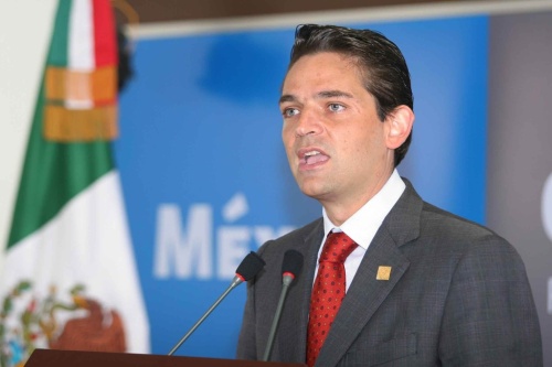 En la aeronave que se desplomó hoy aquí viajaba el secretario de Gobernación, Juan Camilo Mouriño, en un vuelo de San Luis Potosí a la ciudad de México. Notimex
