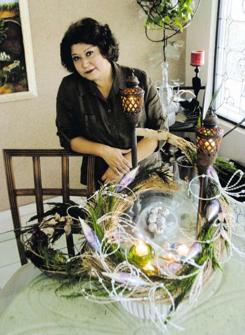 Marylú Velázquez de Blackaller, compartió sus ideas para crear una novedosa Corona de Adviento, cuya primera vela se enciende el 23 de noviembre próximo (Fotografía de Érick Sotomayor)