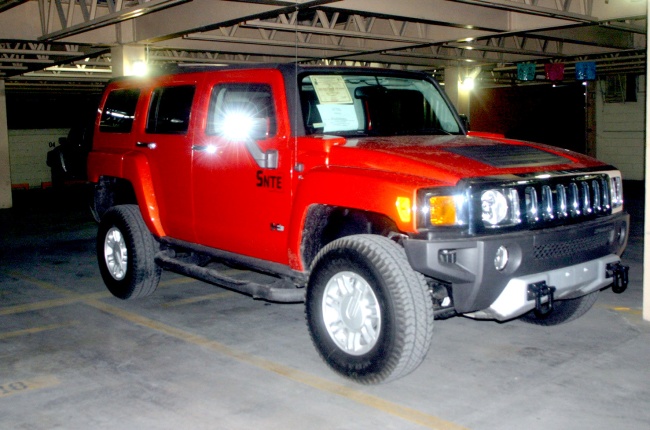 Fuentes extraoficiales en la Sección 21, de Nuevo León, dijeron que la llegada del Hummer se había retrasado porque estaban tramitándose permisos de Gobernación para que pueda rifarse. (Archivo) 