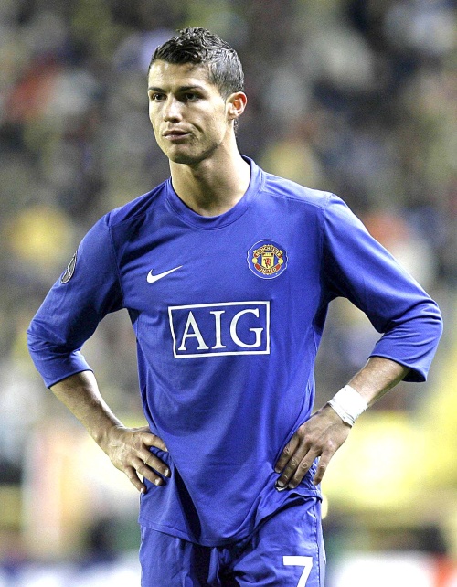 El portugués Cristiano Ronaldo, del Manchester United conquistó del 	Balón de Oro. (EFE)