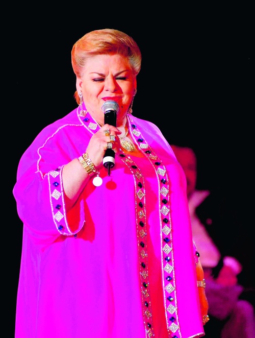 Paquita la del Barrio y Márgara Francisca deleitaron a la concurrencia en el Teatro Blanquita. (Fotografías de Notimex)