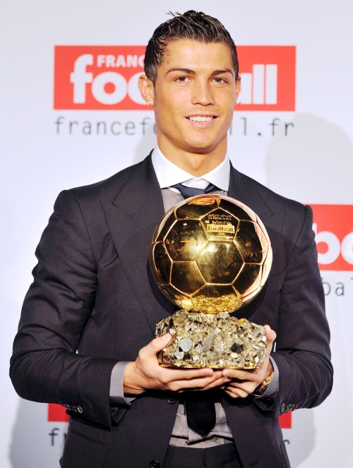Entregan a Cristiano Ronaldo el 'Balón de Oro'