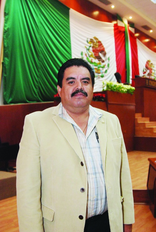 El legislador del Primer Distrito local, Francisco Ávila Cabada, aseguró que es necesario hacer un frente común en contra de problemas como la inseguridad y el desempleo.