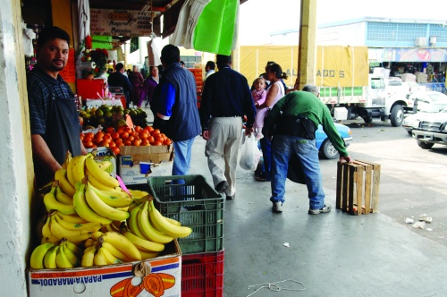 Los Mercados de Abastos son una tradición comercial en la venta a mayoreo o menudeo.