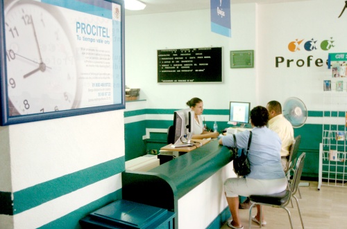 Antes de acudir a la Profeco es recomendable llamar al Teléfono del Consumidor para recibir asesoría.

