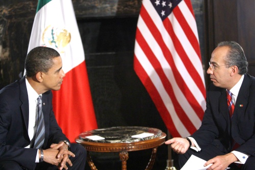 El mandatario mexicano aprovechó para invitar a Obama a viajar a México para asistir a la cumbre del Grupo de Norteamérica. (Fotografía de EFE)+