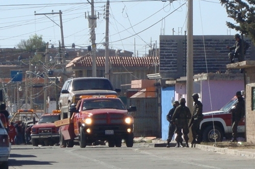 Vigilancia.- Personal del Ejército instensificó la vigilancia en la ciudad de Fresnillo, luego del enfrentamiento con un grupo de delincuentes. 