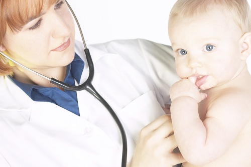 Recomiendan médicos sinequiotomía para la higiene genital temprana, la mejor opción y única alternativa que protege la integridad del niño.