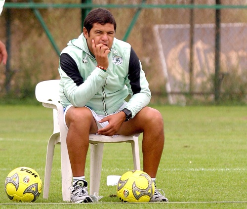 Daniel Guzmán fue cesado ayer por la noche y ahora la directiva de Santos Laguna busca su sustituto. Con el 'Travieso', los Guerreros consiguieron salvar un descenso, subir hasta el superliderato y conseguir su tercer título. (Jam Media)
