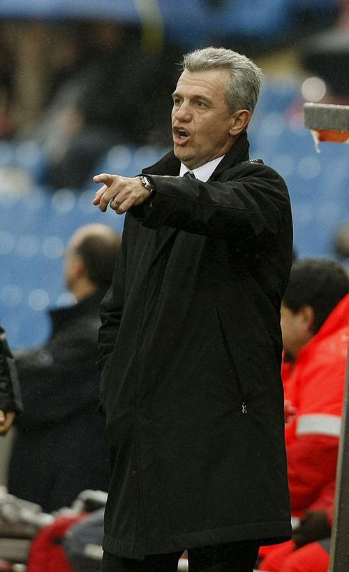 Javier Aguirre, quien dirigió a México en el Mundial de Corea del Sur y Japón 2002, fue nombrado ayer como técnico de la Selección Nacional, en sustitución del sueco Sven-Göran Eriksson, despedido el jueves. (EFE)