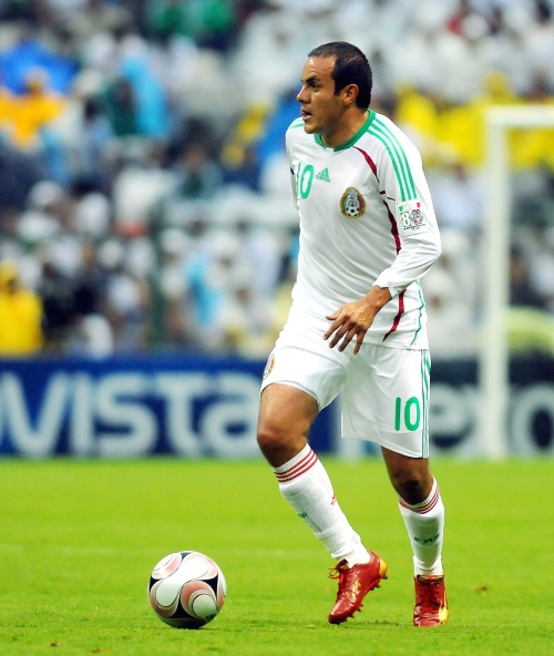 El mexicano Cuauhtémoc Blanco, delantero del Chicago Fire, de Estados Unidos, aseguró que si el técnico Javier Aguirre lo llama a la Selección Mexicana de Futbol, él aceptaría volver. (jammedia)