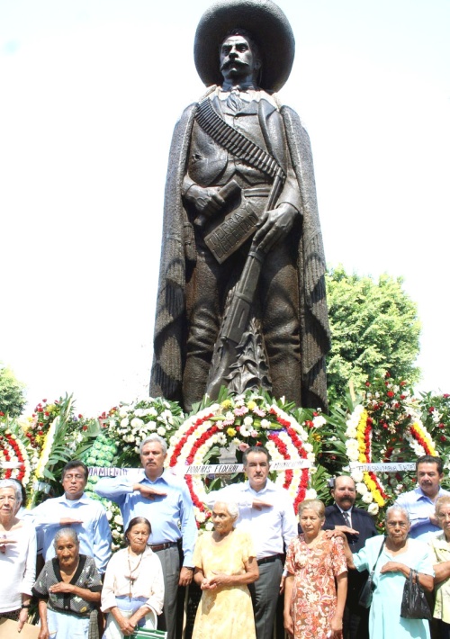 Emiliano Zapata Salazar, su nombre completo, nació en San Miguel Anenecuilco, municipio de Ayala, en el estado de Morelos, el 8 de agosto de 1879, hijo de Gabriel Zapata y Cleofas Salazar, una familia campesina. (Notimex)