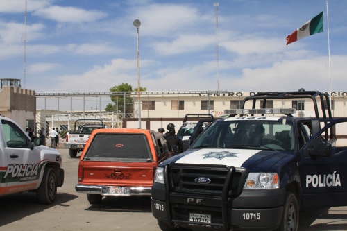 La mañana del pasado 8 de marzo se registró la fuga de cinco internos del penal de Gómez Palacio, que purgaban condenas por diversos delitos del orden federal.