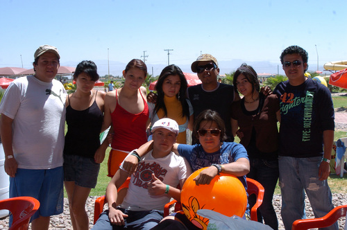 Entretenidas vacaciones. Brenda, Thelma y Daniel Ramírez. Laura Odett y Lizbeth Hernández Solís, en la inauguración del recreativo.