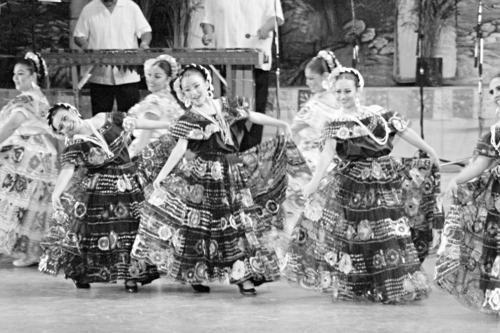 Trayectoria. La Compañía Nahucalli cuenta con una amplia trayectoria en el baile folclórico, y planean compartir todos sus conocimientos en esta nueva etapa con el grupo infantil.  CORTESÍA