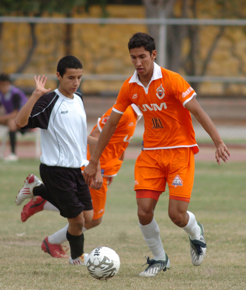 El Calor de la UVM enfrentará al equipo de la Preparatoria ECA de León en ronda de 16avos de final, el juego de ida será el miércoles y el de vuelta el sábado. El Calor UVM se enfrenta a la Preparatoria ECA de León