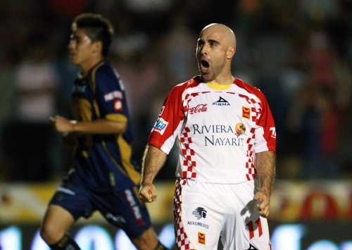 Tecos venció 2-0 a Pumas en la ida de los cuartos de final, con una gran actuación de Rodrigo Ruiz, quien anotó un penal y dio un pase para gol. (Jam Media)