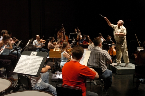 El programa. Siempre que la orquesta interpreta programas de autores clásicos como Vivaldi y Beethoven, entre otros, la respuesta del público lagunero es positiva y se incrementa el número de asistentes.  EL SIGLO DE TORREÓN / ÉRICK SOTOMAYOR