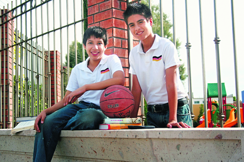 Brillantes. Juan Manuel Hernández Castro y José Alfonso Zurita Contreras, son los alumnos de nivel secundaria del colegio Alemán que participarán en la Olimpiada.