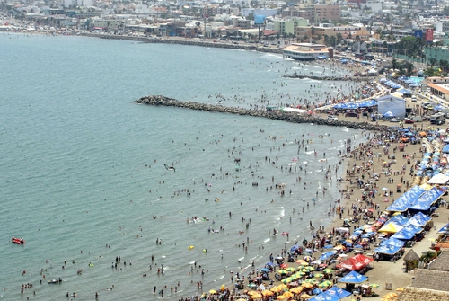 Peligro. A pesar de que algunas playas de México están muy contaminadas, muchos turistas mexicanos y extranjeros continúan visitándolas, sobre todo en temporada vacacional.