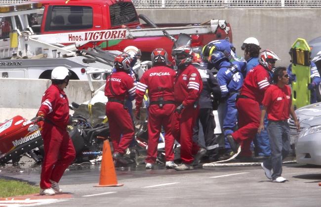 El piloto Carlos Pardo falleció ayer, luego de sufrir un aparatoso accidente en la Nascar México Series 2009. Fallece Carlos Pardo tras fuerte accidente