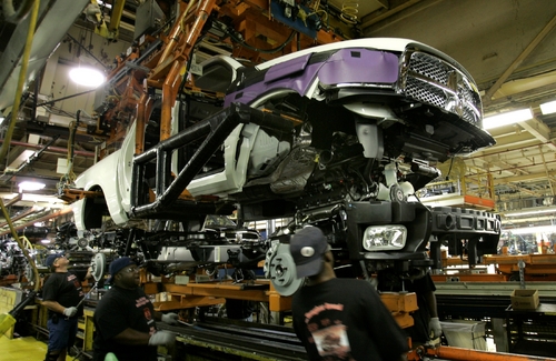 Reactivación. La automotriz Chrysler anunció la reanudación de actividades de siete plantas ensambladoras que estaban en paro técnico.  AP 