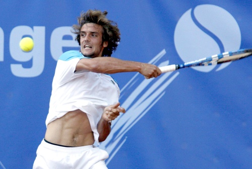 La noticia ha sido confirmada por Patrice Domínguez, el Director Técnico de la Federación francesa de Tenis. El diario francés 'Le Figaro' informa que posiblemente fuera por una embolia pulmonar. (EFE)
