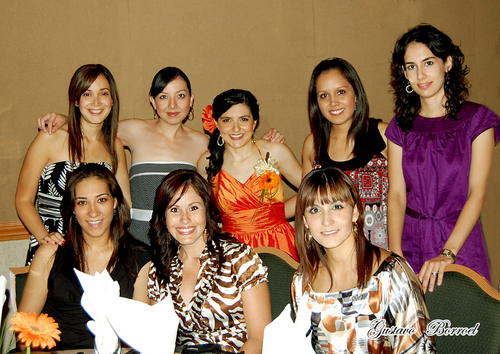 Lorelei en compañía de Sofía Garza, Carmen Lazalde, Yéssica Pacheco, Silvia González, Ana Rebeca Meléndez, Pilar González y Yéssica Avelar.