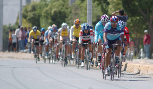 La Liga Ciclista de Veteranos de La Laguna rendirá mañana domingo un homenaje al ciclista en retiro Rafael Soto Martínez, 'El Rayo'. Realizarán carrera ciclista de homenaje a Rafael Soto