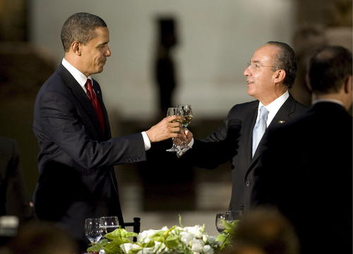 La agenda. El presidente Felipe Calderón (izq.), su homólogo Barack Obama (der.), de Estados Unidos, así como el primer ministro de Canadá, Stephen Harper abordarán temas como la seguridad, energías limpias, medio ambiente y cambio climático. 