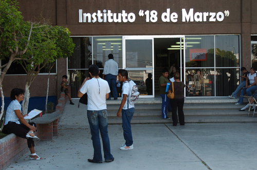 Levantan paro de labores en el Instituto 18 de Marzo