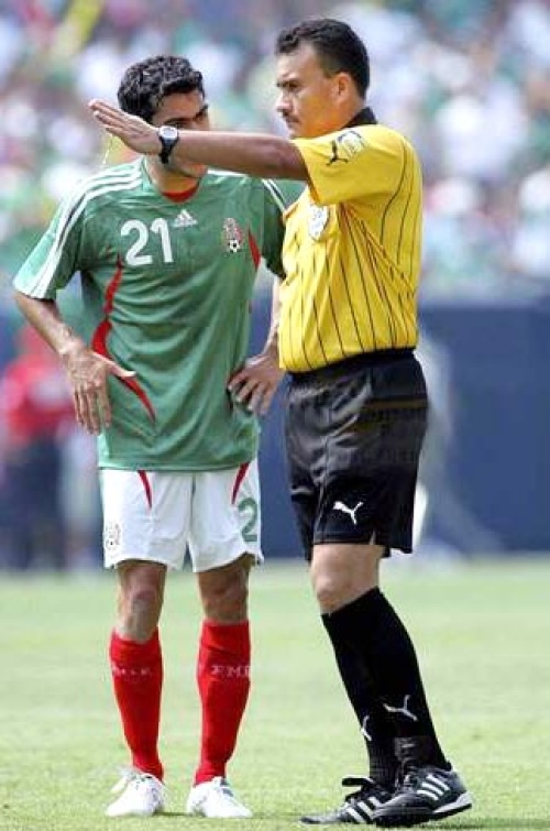 Para el encuentro del 10 de octubre a partir de las 17:00 horas en el estadio Azteca, Batres González va a estar acompañado por el hondureño Carlos Enrique Pastrana, primer asistente, y el guatemalteco Hermenerito Leal Mo, como asistente dos. (Archivo)
