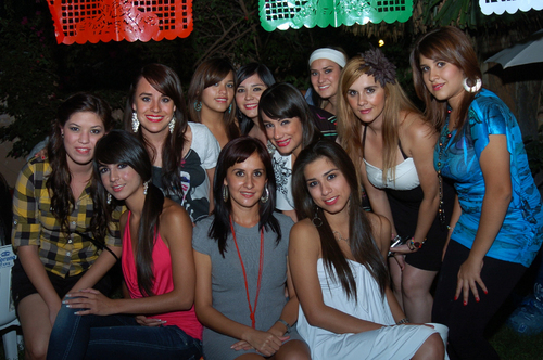 Juventud lagunera. Isolda Jiménez, Martu Casas, Luisa Ortega, Marcia Cornejo, Paola Gámez, Dennis Monárrez, Verónica Ortiz, Ileana Soto, Tania Ortiz, Zaira Ortiz y Ale Ramos.