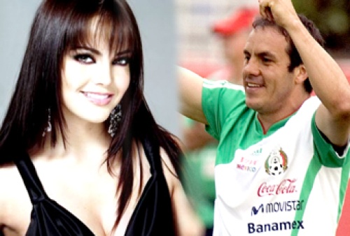 Un allegado al delantero confirmó el naciente noviazgo, 'llevan saliendo más o menos un mes', además de alertar a la novia sobre el acecho de la prensa al difundirse su relación.
