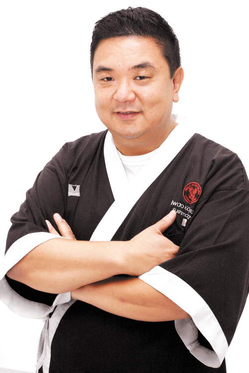 EL UNIVERSAL Especialista. Maestro del sushi. El chef Iwao Komiyama es experto en platos chinos, japoneses, vietmanitas, tailandeses y, en general, del sudeste asiático.