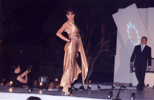 Vestidos de noche y exclusivas prendas, se presentarán durante el desfile de modas de Cimaco.