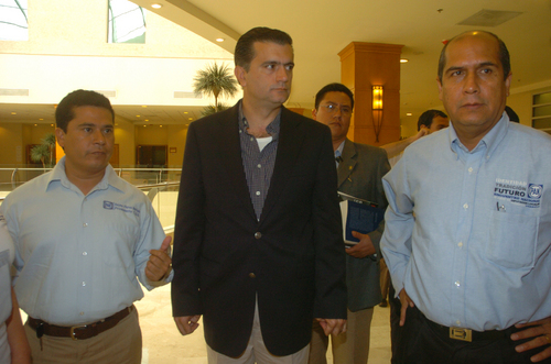 Defensa. Durante su visita a Torreón el secretario de Educación Pública Federal (SEP), Alonso Lujambio Irazábal, habló sobre los resultados de la prueba ENLACE.  EL SIGLO DE TORREÓN 